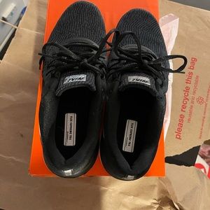 Nike flex supremes sneakers